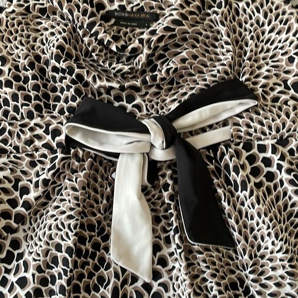 BCBG maxazaria casual flower petals tie at waist cowl neck dress - Picture 5 of 15